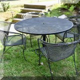 L02. Patio table and 4 chairs.